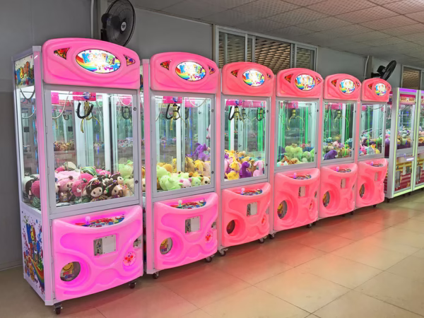 Coast to Coast Fun Zone 36" Crane Claw Machine Arcade Game with Dollar Bill Acceptor - Image 4