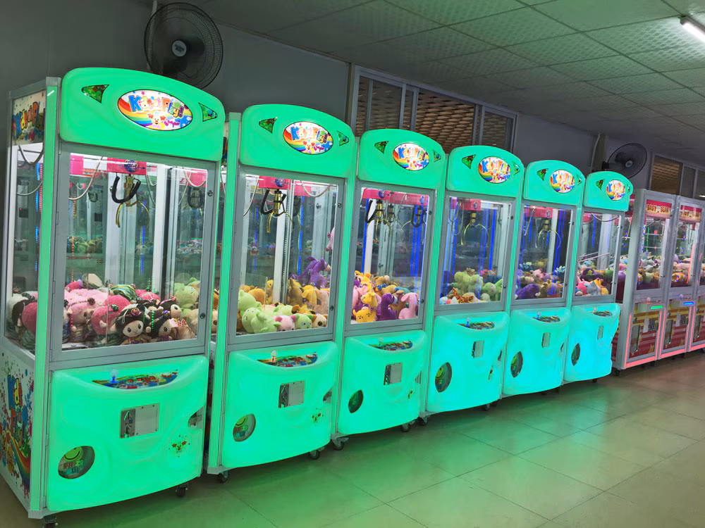 Coast to Coast Fun Zone 36" Crane Claw Machine Arcade Game with Dollar Bill Acceptor - Image 3