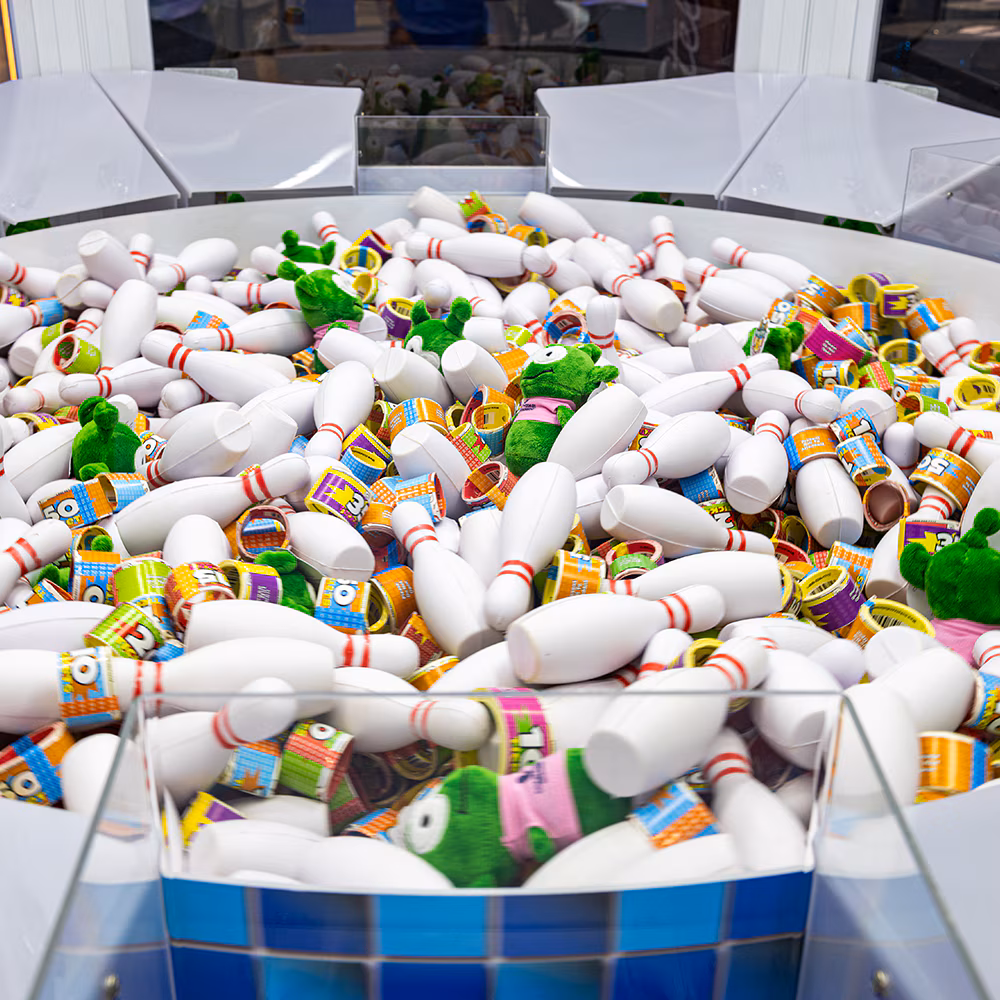 Coast To Coast 6 Player Prize Cube Carousel Crane Claw Machine