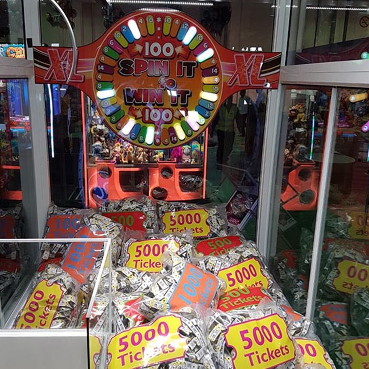 Elaut Cosmic XLs Shorty Bonus Crane Claw Machine Arcade Game - Image 4